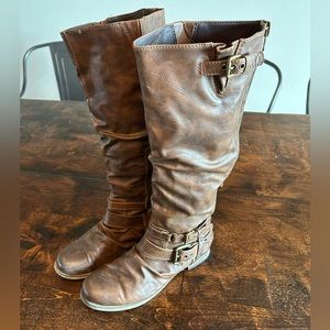 Carlos Santana high boot